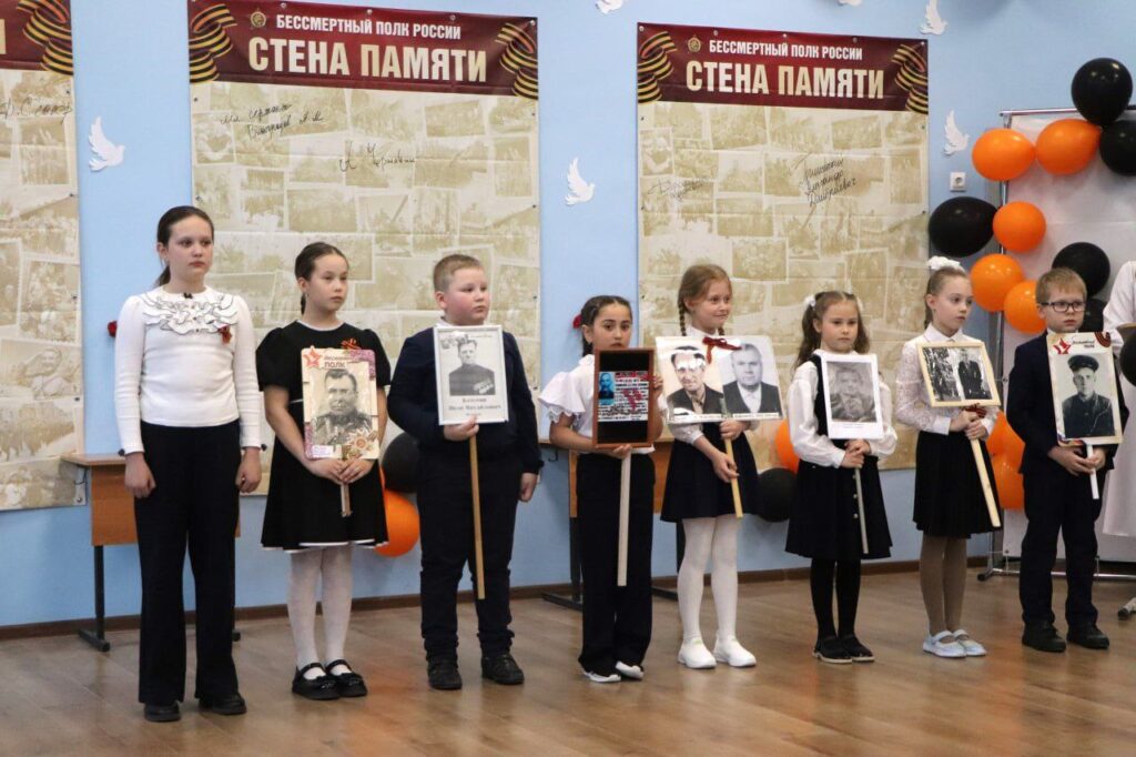 Патриотическую акцию «Распишись за деда!» провели в посёлке Сычёво Патриотическую акцию «Распишись за деда!» провели в посёлке Сычёво