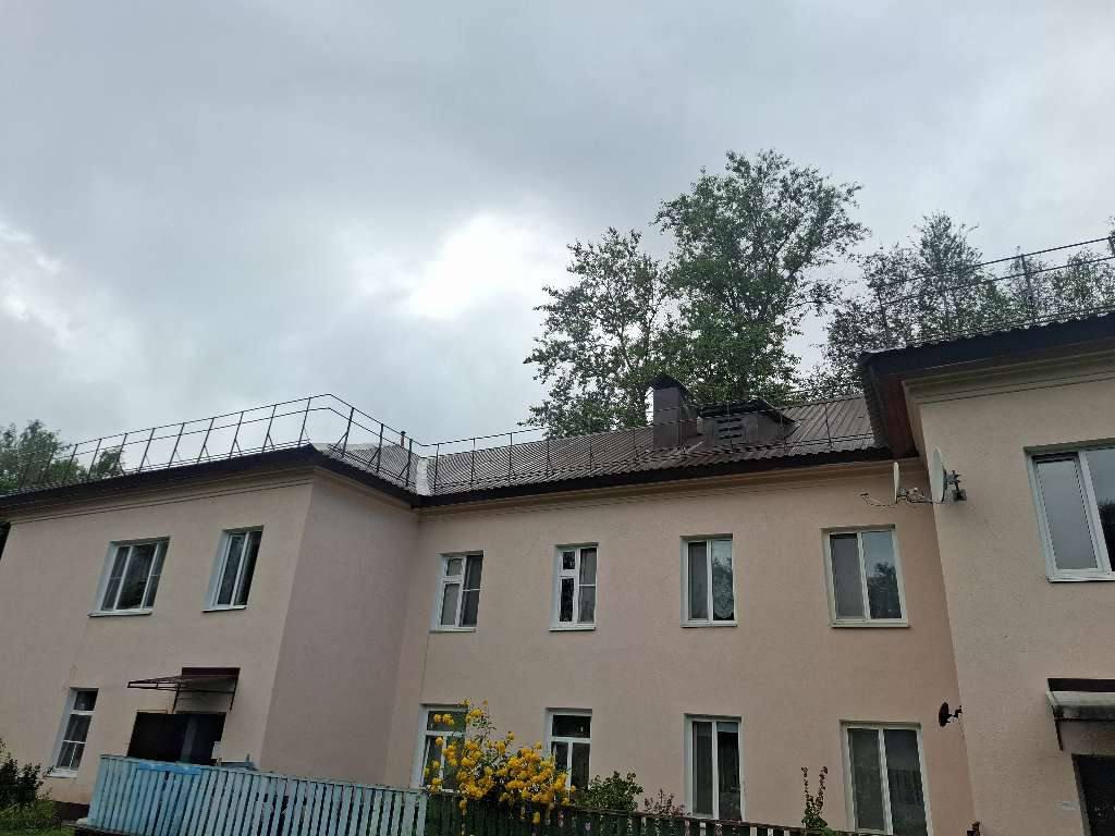 Ремонт скатной крыши многоквартирного дома завершили в Волоколамске Ремонт скатной крыши многоквартирного дома завершили в Волоколамске