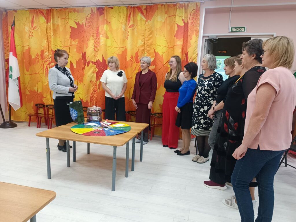 Волоколамские партийцы поздравили дошкольных работников с профессиональным праздником
