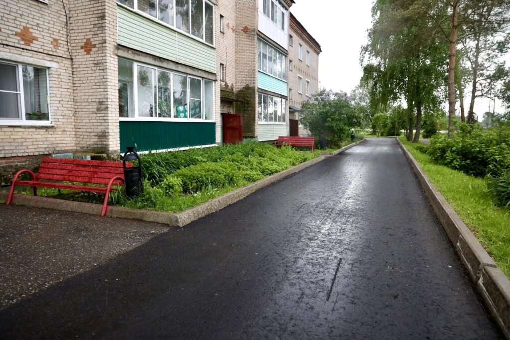 Ямочный ремонт &laquo;большими картами&raquo; провели в сёлах Спасс и Осташёво