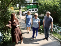В Волоколамске проверили качество ремонта входных групп дома № 27 на Рижском шоссе
