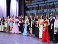Более 30 выпускников получили медали за отличные успехи в учебе в Волоколамске