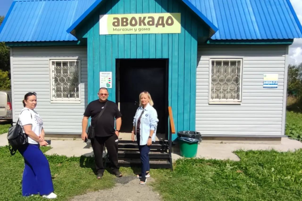 В деревне Амельфино предприниматель обновил внешний облик сельского магазина В деревне Амельфино предприниматель обновил внешний облик сельского магазина