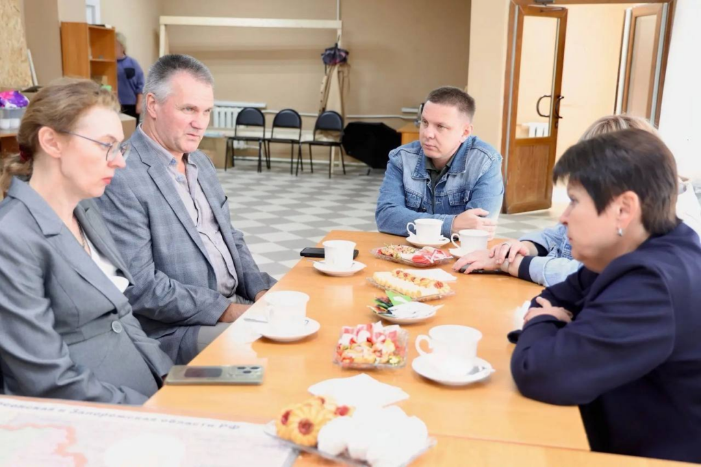 В Волоколамске встретились с семьёй бойца с позывным «Фил» и передали помощь для передовой В Волоколамске встретились с семьёй бойца с позывным «Фил» и передали помощь для передовой