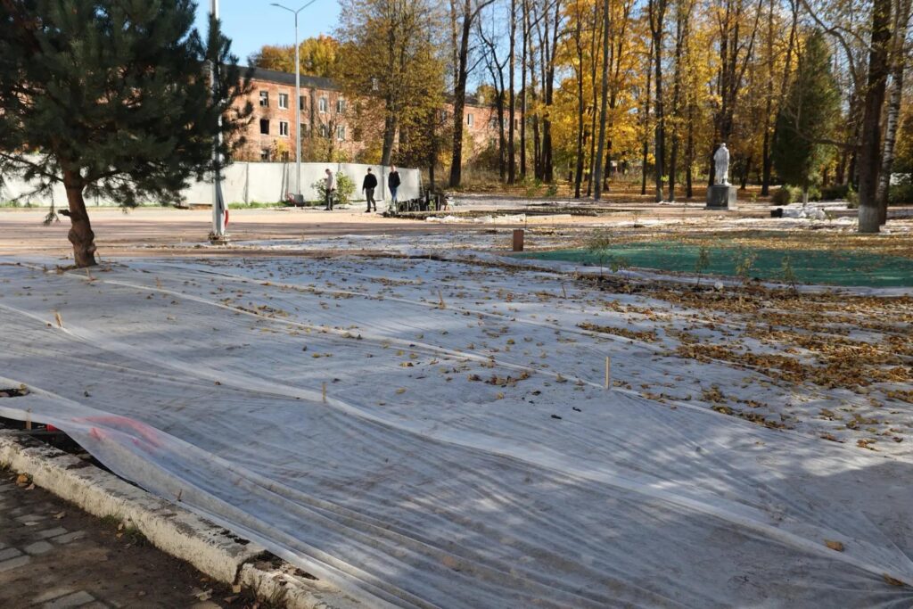 Благоустройство сквера у ДК «Текстильщик» вышло на завершающий этап Благоустройство сквера у ДК «Текстильщик» вышло на завершающий этап